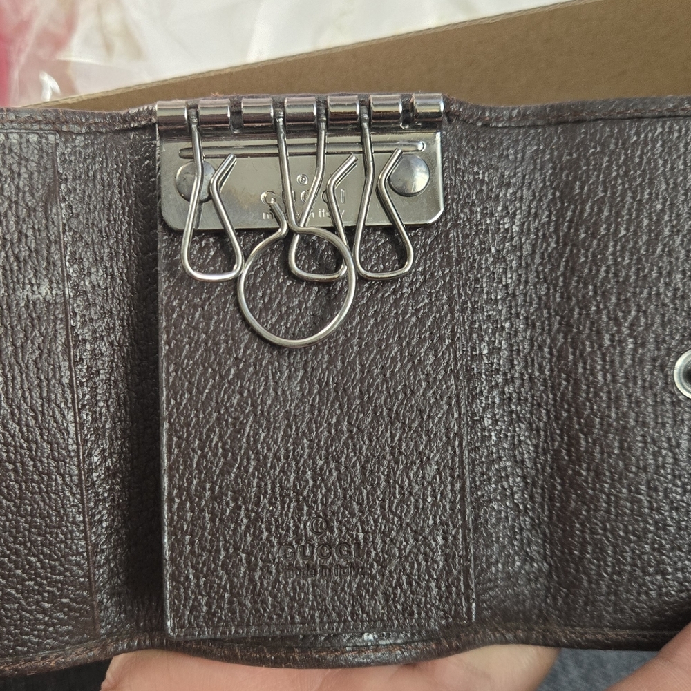 Gucci Brown and Green Key Holder with Signature Stripe - Picture 8 of 9